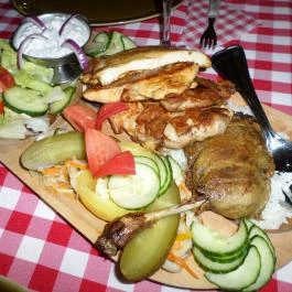 Nagy Fatál Konyhája Budapest - Étel/ital