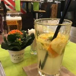 Ring Café & Gourmet Burger Bar Budapest - Étel/ital