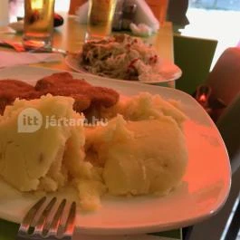 Roni Hami Budapest - Étel/ital