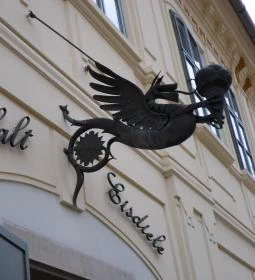 Százéves Cukrászda