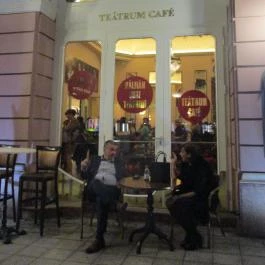 Teátrum Café & Bistro Budapest - Külső kép