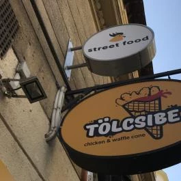 Tölcsibe Budapest - Külső kép