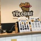 Tölcsibe Budapest - Belső