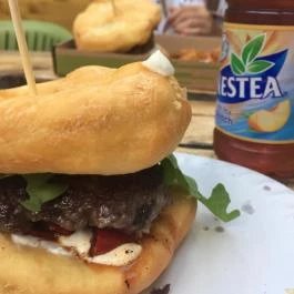 Lángos Burger - Karaván Udvar Budapest - Étel/ital
