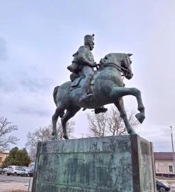 17. Bocskai huszárezred emlékműve