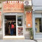 18+ & Less Budapest - Külső kép