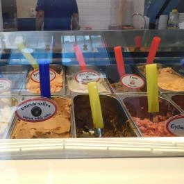 18+ & Less, Budapest - Étel/ital