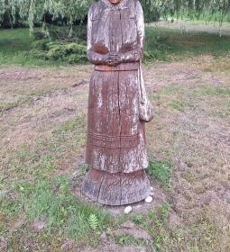 1947-1948-as ki- és betelepítések emlékszobra