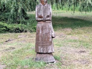 1947-1948-as ki- és betelepítések emlékszobra Csehbánya