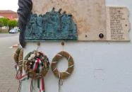 1956-os emlékmű Tarpa