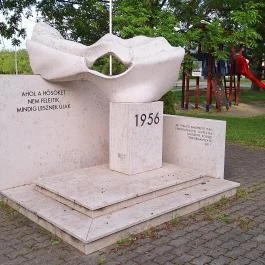 1956-os emlékmű Sajósenye - Külső kép