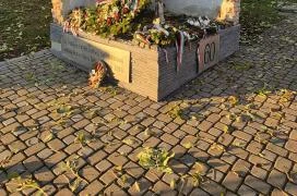 1956-os emlékmű Putnok