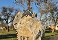 1956-os emlékmű Egyházashollós