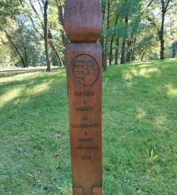 1956-os emlékművek