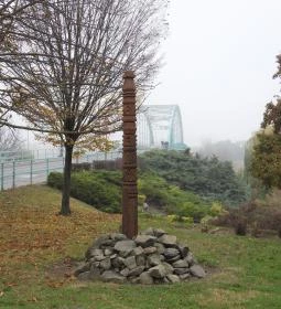 14. legjobb látnivaló: 1956-os kopjafa