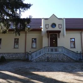 24 fenyő múzeum, Réde - Külső kép