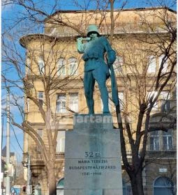 32-es honvéd gyalogezred emlékmű