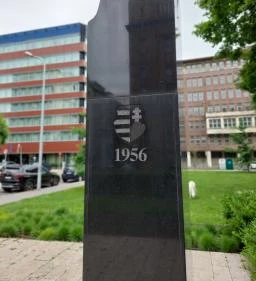 56 hőseinek emlékműve