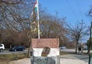 56-os emlékmű Ecser