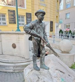 Az 56-os pesti srác emlékműve