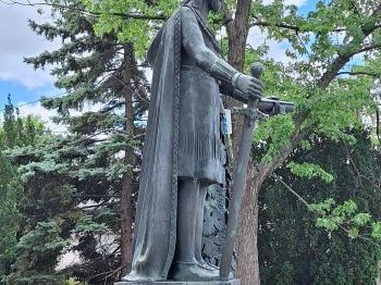 Aba Sámuel szobra Abasár