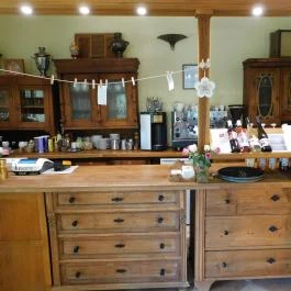 Ábrahám Teázó, Ábrahámhegy - Belső