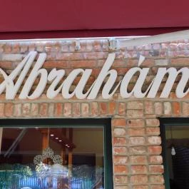 Ábrahám Teázó, Ábrahámhegy - Egyéb
