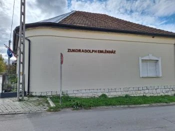 Adolph Zukor-emlékház Ricse