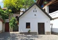 Adony pincesor Adony