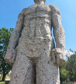  Agrárproletár emlékmű