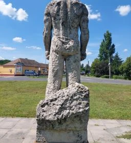  Agrárproletár emlékmű