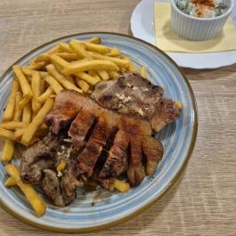 Akinho Pizzéria Szederkény - Étel/ital