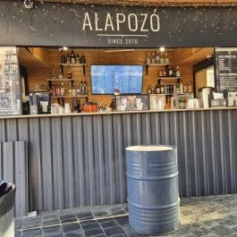 Alapozó Bar, Budapest - Külső kép