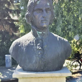 Albert Kázmér Ágoston mellszobra Budapest - Külső kép