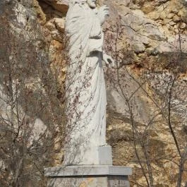 Áldást osztó Jézus Pilisszántó - Külső kép