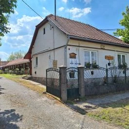 Állandó Kézműves Kiállítás Sárosd - Külső kép