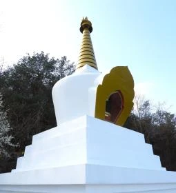 Álomvölgy Megvilágosodás Sztúpa