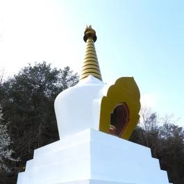 Álomvölgy Megvilágosodás Sztúpa Piliscsaba - Külső kép