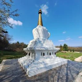 Álomvölgy Megvilágosodás Sztúpa Piliscsaba - Külső kép