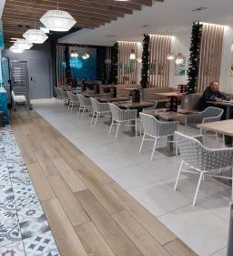 Amber's Bakery & Cafe - Árkád