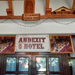 Andezit Hotel, Bér - Egyéb