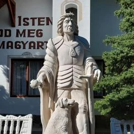 Andezit Hotel, Bér - Egyéb