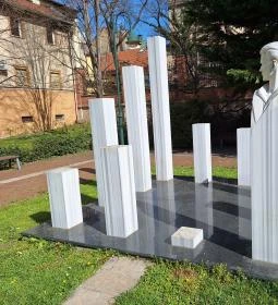 Angyal István-emlékmű