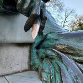 Anonymus szobra Budapest - Egyéb