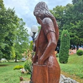 Anya gyermekével Juta - Egyéb