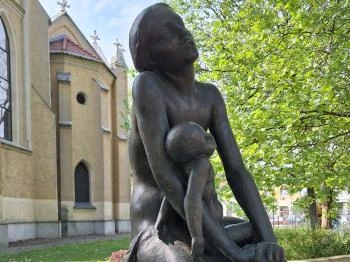 Anya gyermekkel Budapest