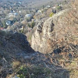 Apáthy-szikla, Budapest - Külső kép