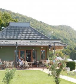 Apáti Étterem és Kávézó