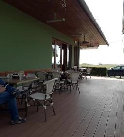 Apáti Étterem és Kávézó