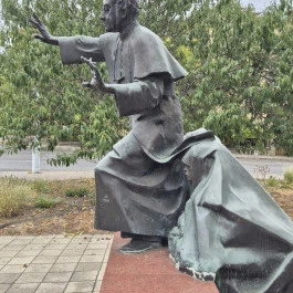 Apor Vilmos emlékműve Budapest - Külső kép